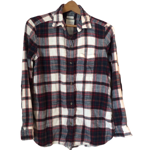 American Eagle Outfitters Tops - American Eagle Shirt Women Flannel SZ M Amazingly Soft Button Down Boyfriend Fit